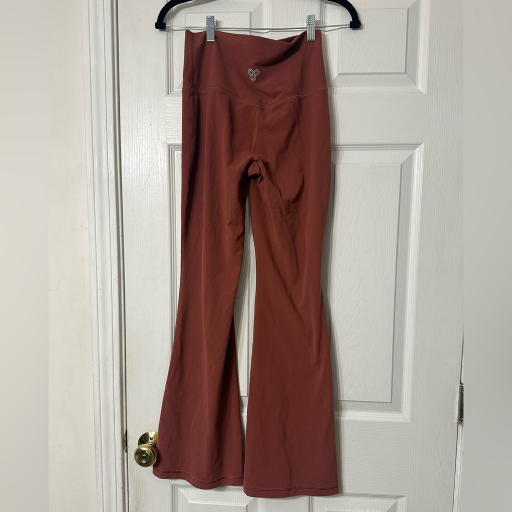 Aritzia TnAction High Waist Flare Leggings - Picture 3 of 5